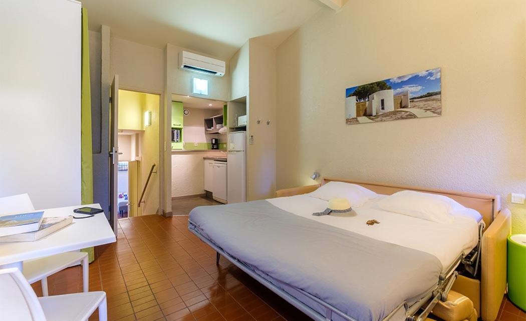 Belambra Clubs La Colle-Sur-Loup - Les Terrasses De Saint-Paul De Vence Hotel Room photo